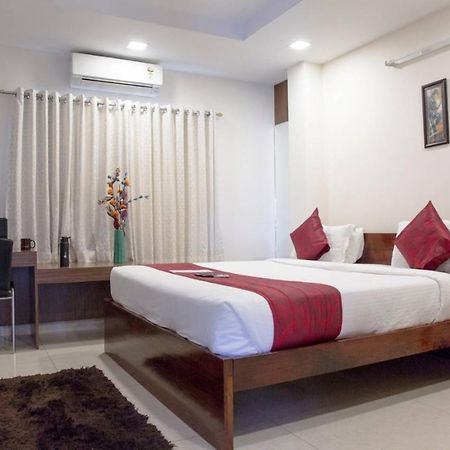 Aptly Premium Serviced Apartments - A Brand Unit Of Skyla - Lotus Pond Хидерабад Екстериор снимка