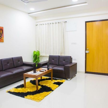 Aptly Premium Serviced Apartments - A Brand Unit Of Skyla - Lotus Pond Хидерабад Екстериор снимка